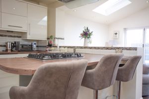 Kitchen/Dining - click for photo gallery